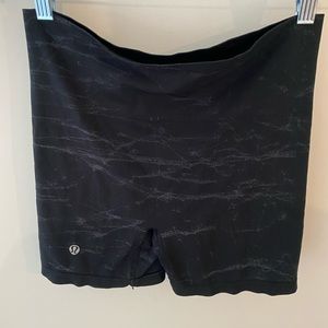 Lululemon spandex shorts, size 4
